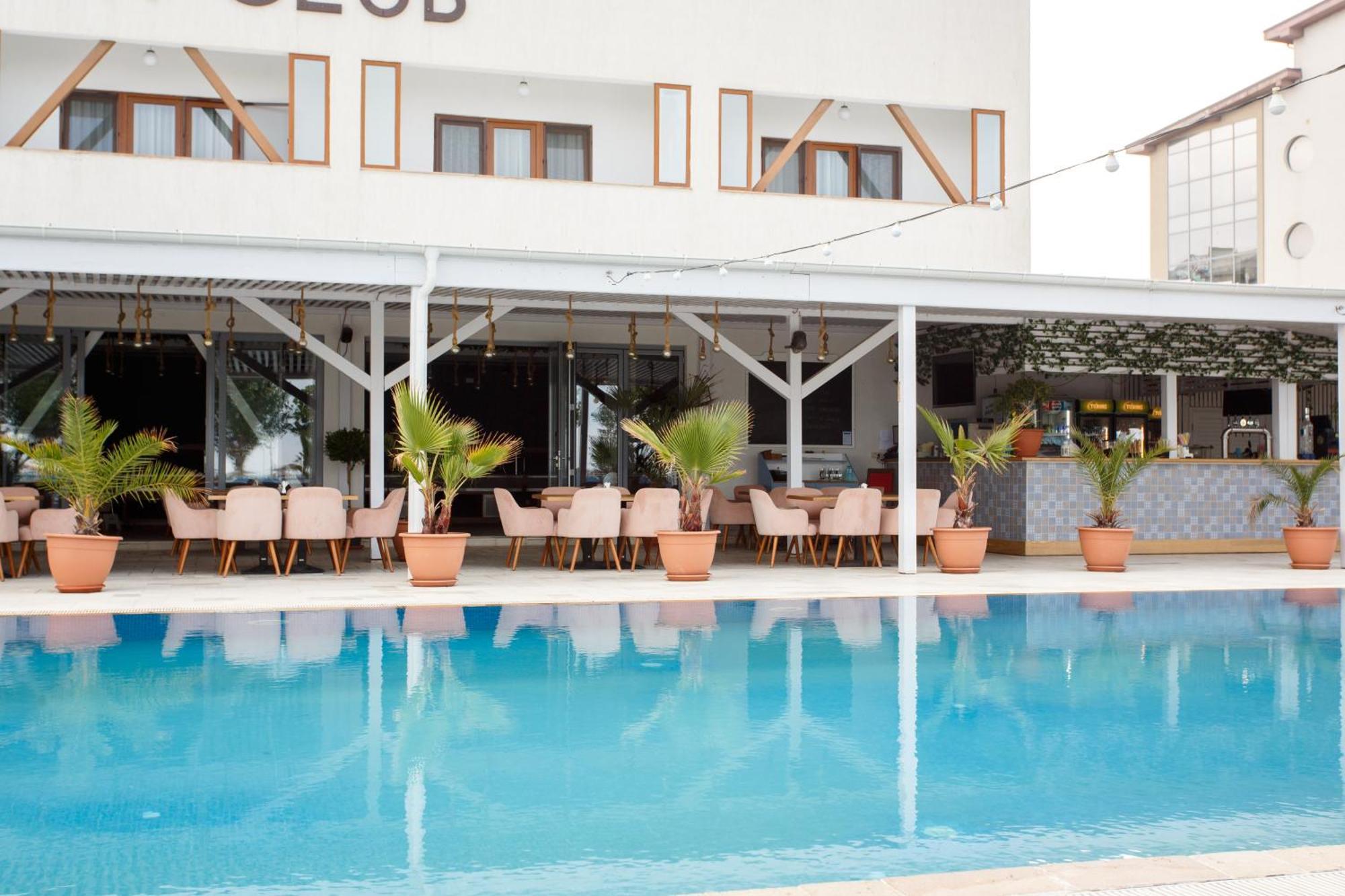 Nautic Sport Club Hotell Năvodari Exteriör bild